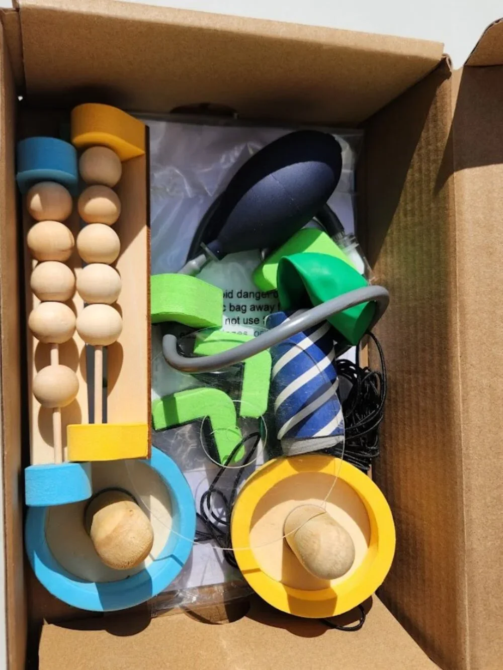KiwiCo Air Hockey Kiwi Co Craft Kit STEM Toy Set Built once. All parts included.